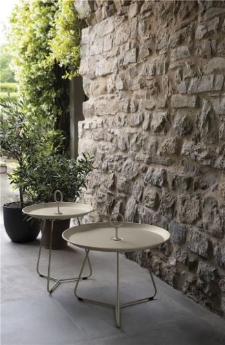 HOUE Tabletttisch mit Ösen Ø: 60 cm - Aluminium/Beige