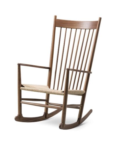 Fredericia Furniture 16000 J16 Wegner Schaukelstuhl SH: 42 cm - Geöltes Nussbaumholz/Naturgeflecht