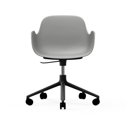 Normann Copenhagen Form Drehstuhl mit Armlehnen und Rollen – Grau/Schwarzes Aluminium