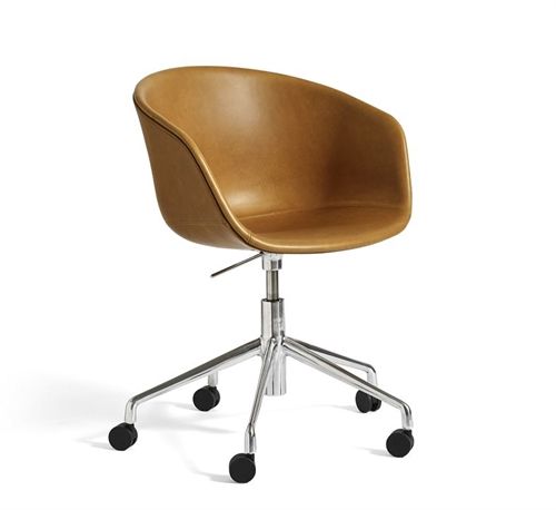 HAY AAC53 Fuldpolstret kontorstol med hjul SH: 42,4 cm - Cognac Sense Læder/Aluminium