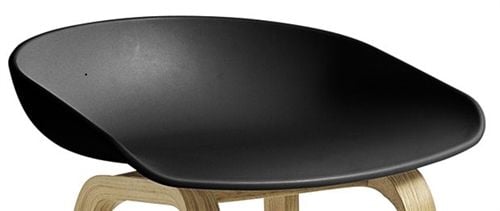 HAY AAS32 ECO Barhocker Low SH: 64 cm – Auf Wasserbasis lackiertes Eichenfurnier / ECO Schwarz / Fußstütze Edelstahl