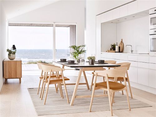 Andersen Furniture AC2 Stuhl SH: 43,5 cm – Schwarze Eiche/cognacfarbenes Leder