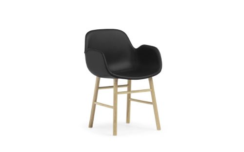 Normann Copenhagen Form Sessel SH: 44 cm – Schwarzes Leder/Eiche