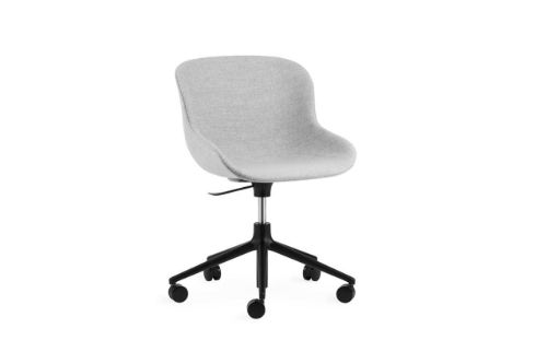 Normann Copenhagen Hyg Drehstuhl mit Höhenverstellung Vollgepolstert SH: 46 cm – Partner/Schwarzes Aluminium