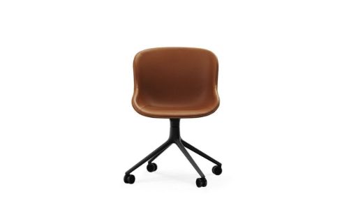 Normann Copenhagen Hyg Drejestol m. Hjul Fuldpolstret SH: 46 cm - Brandy Læder/Sort Aluminium