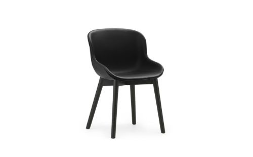 Normann Copenhagen Hyg Esszimmerstuhl, vollständig gepolstert, SH: 46 cm – schwarzes Leder/schwarze Eiche