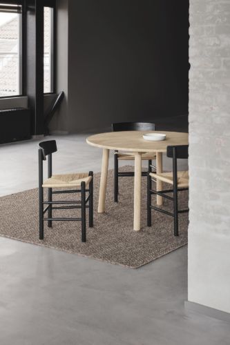Fredericia Furniture 3239 J39 Mogensen Esszimmerstuhl SH: 46,5 cm – Schwarz lackierte Buche/Naturgeflecht