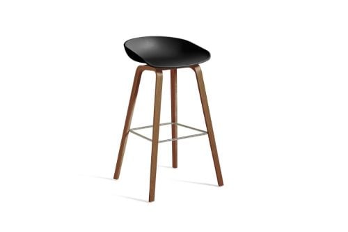 HAY AAS 32 Eco Barstol High SH: 75 cm  - Lacquered Walnut Veneer/Black/Stainless Steel Footrest