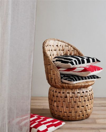 Nordal COXA Kissenbezug 48x48 cm - gebrochenes Weiß/Rot