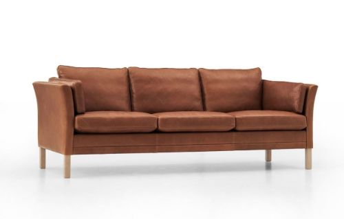 Mogens Hansen 2225 3-Personen-Sofa L: 218 cm – Cognacfarbenes Loki-Leder / quadratische Beine aus Eiche