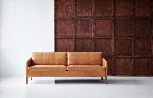 Mogens Hansen Sling 3 Pers. Sofa L: 205 cm – Seide 0250 Camo-Leder/geöltes Walnussholz