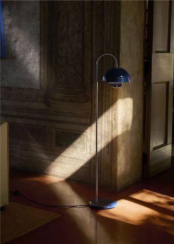 &Tradition Flowerpot VP12 Stehleuchte H: 122 cm - Steel Blue