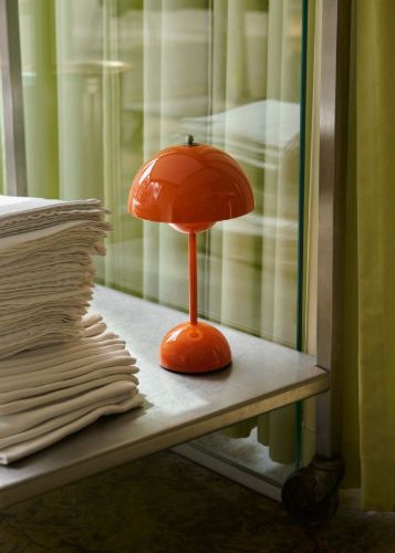 &Tradition Flowerpot VP9 Tischlampe H: 29,5 cm - Zesty Orange
