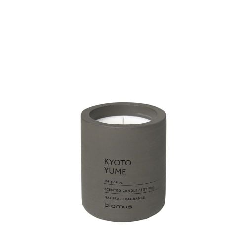 Blomus Fraga Scented Candle S Ø: 6,5 cm - Kyoto Yume/Tarmac OUTLET