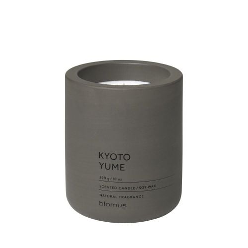 Blomus Fraga Scented Candle L Ø: 9 cm - Kyoto Yume/Tarmac OUTLET