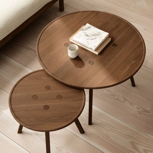 Andersen Furniture C2 Couchtisch Ø50 cm - Massiv Eiche/Geräuchert Matt Lackiert