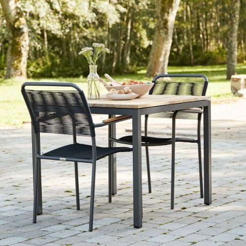 Mandalay Toscana Gartentisch L: 82 cm und 2 Verona Gartenstühle mit Teakholz-Armlehnen – Anthrazit