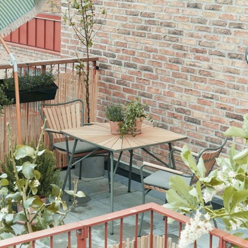 Mandalay Daisy Bootförmiger Tisch 83x83 cm inkl. 2 Gartenstühle Gartenmöbelset - Olivgrün/Teak