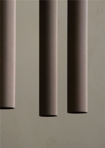 Audo Copenhagen Tubulaire Pendelschiene 3 B: 130 cm - Aluminium/Eloxiert bronziert