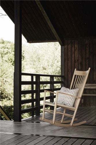 Fredericia Furniture 16000 J16 Wegner Schaukelstuhl + Hocker Set - Naturgeflecht/Hell geölte Eiche