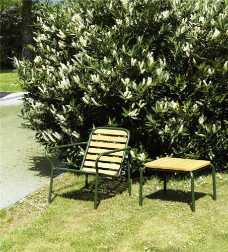 Normann Copenhagen Outdoor Vig Robinie Sessel SH: 41 cm – Schwarz/Geöltes Holz