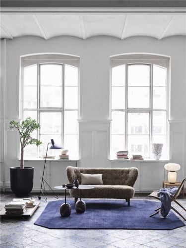 &Tradition Little Petra VB2 Sofa L: 150 cm - Geölte Eiche/Schafsfell Sahara