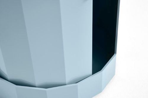 HAY Facettenschrank hoch inkl. Beine und Räder H: 66 cm – Misty Blue