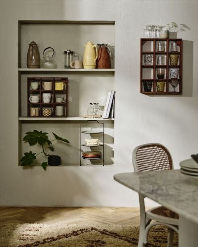 Nordal Edgy Ossa Tassenregal Mittel 40x53 cm - Lackiertes Mangoholz