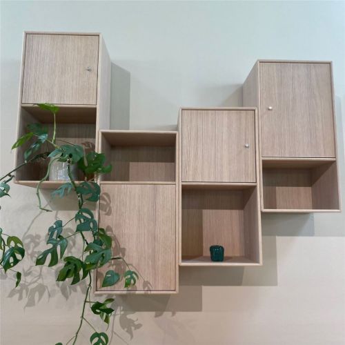 Montana Selection Reol m. Ophængsbeslag - White Oak UDSTILLINGSMODEL OUTLET