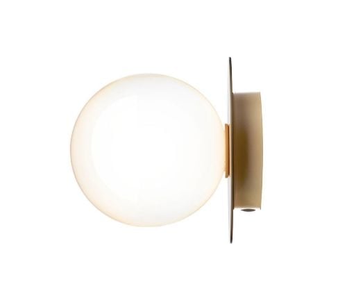 Nuura Liila 1 Medium Wand-/Deckenleuchte Ø: 16,5 cm – Nordic Gold/Opalweiß OUTLET