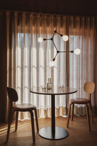Audo Copenhagen Franklin Kronleuchter Ø: 56 cm - Schwarz OUTLET