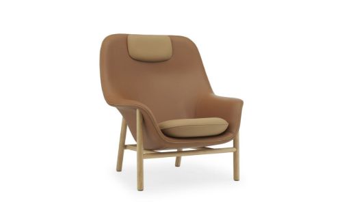 Normann Copenhagen Drape Loungestol Høj m. nakkestøtte Eg H: 103 cm - Ultra Leather Brandy/Ultra Leather Brandy
