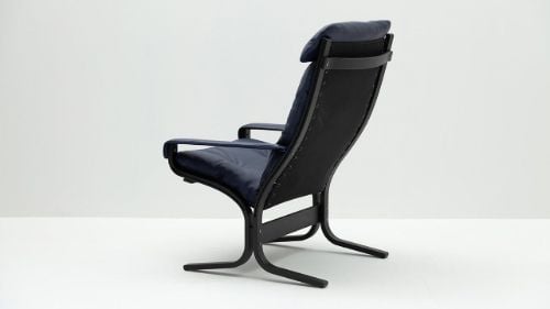 LK Hjelle Siesta Classic Sessel hoch mit Armlehnen SH: 45 cm – Schwarz/Elmo Rustical Blue