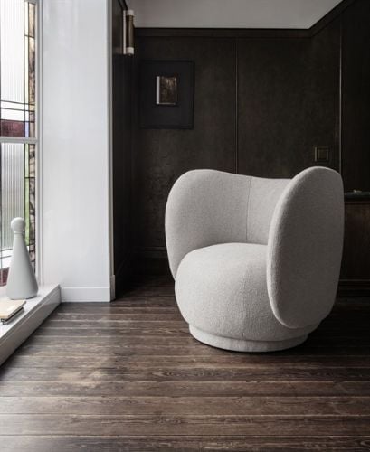 Ferm Living Rico Lounge Chair gebürstet SH: 41 cm – gebrochenes Weiß