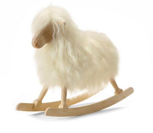 Povl Kjer Rokkefår Gyngehest Hvid lang uld. H: 60cm (sæde 40 cm) B: 25cm L: 85cm. OUTLET